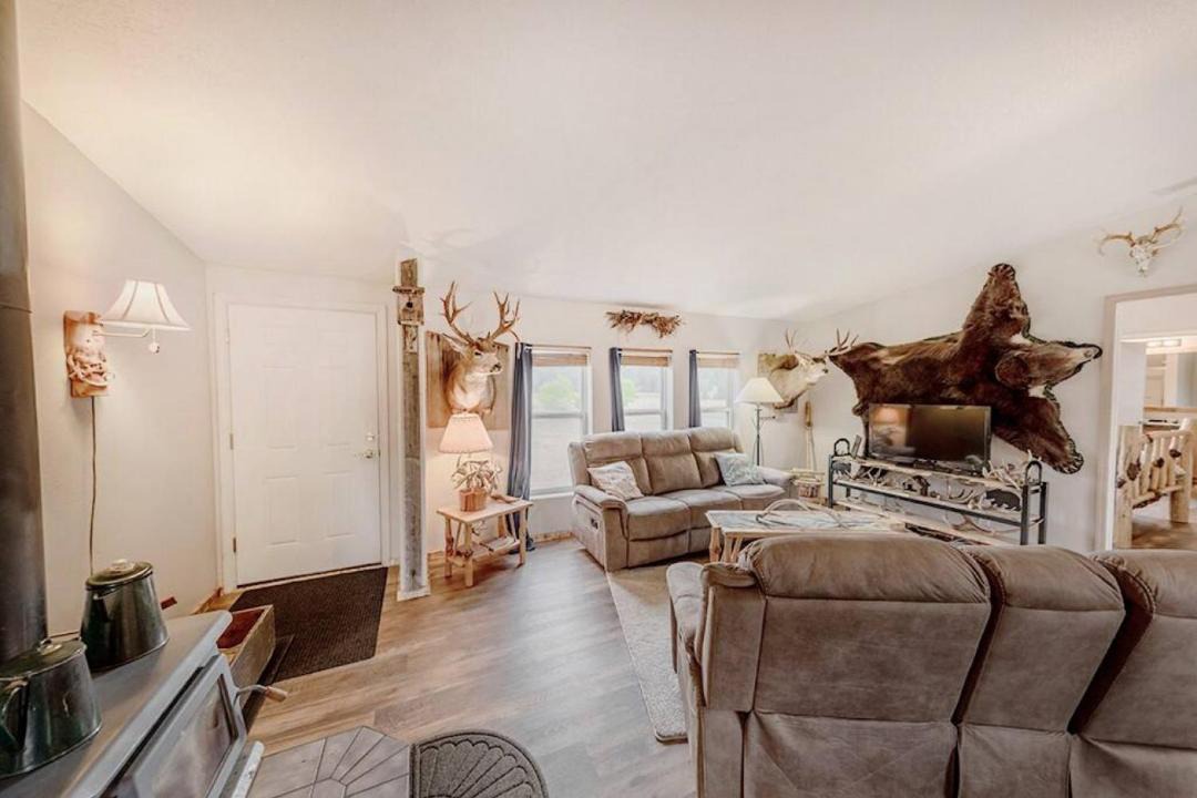 Photo of Livingroom in Boundary County