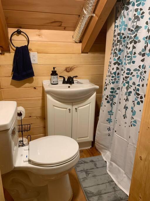 Photo of Bathroom in Laurelville