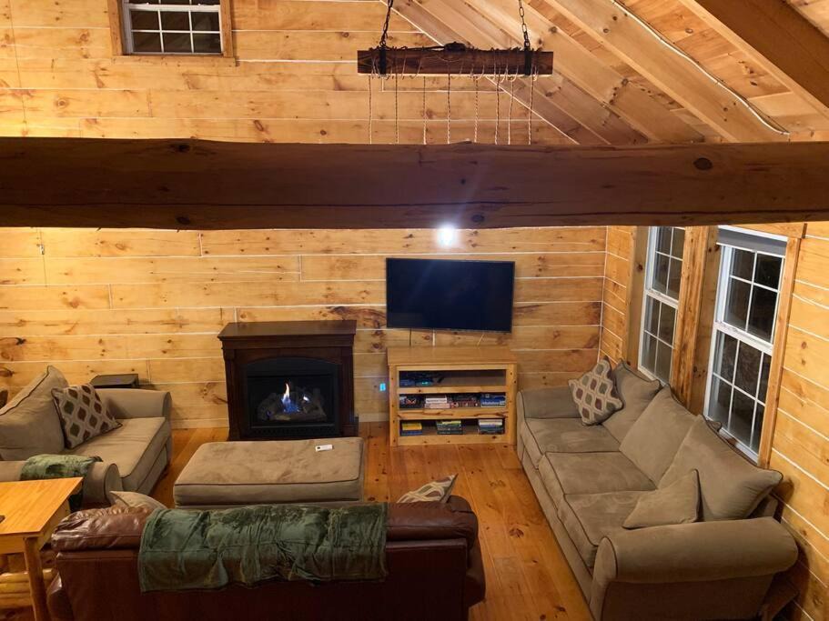 Photo of Livingroom in Laurelville