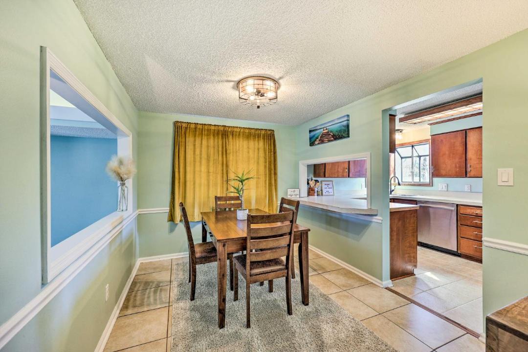 Photo of Livingroom in Mid America