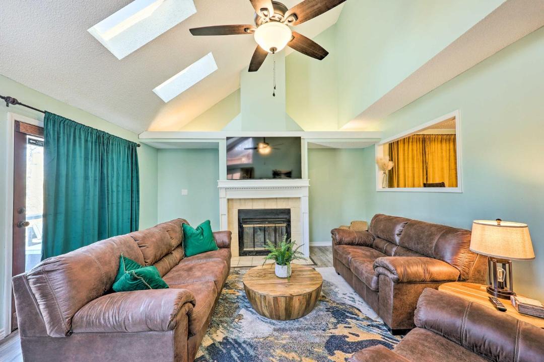 Photo of Livingroom in Mid America
