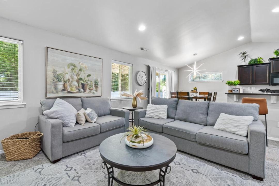 Photo of Livingroom in Nampa