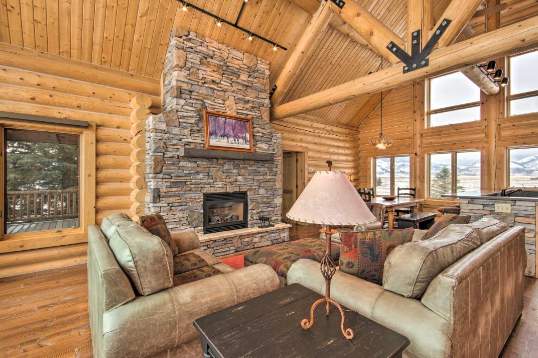 Photo of Livingroom in Livingston