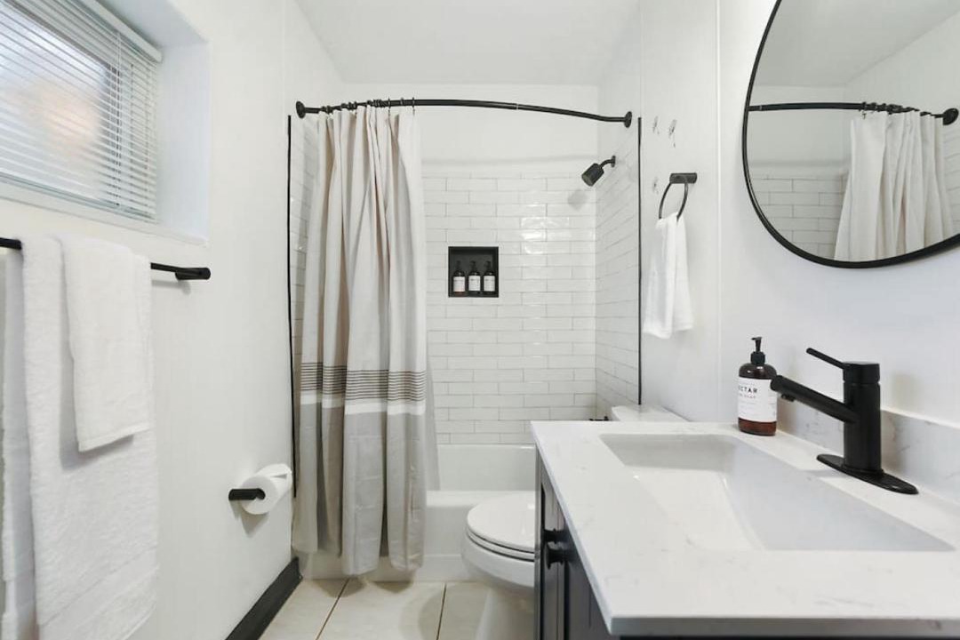 Photo of Bathroom in Lower Lawrenceville