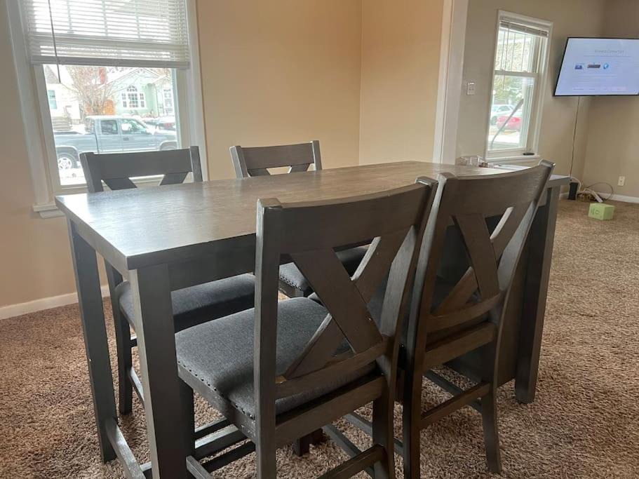 Photo of Livingroom in Central - Terry