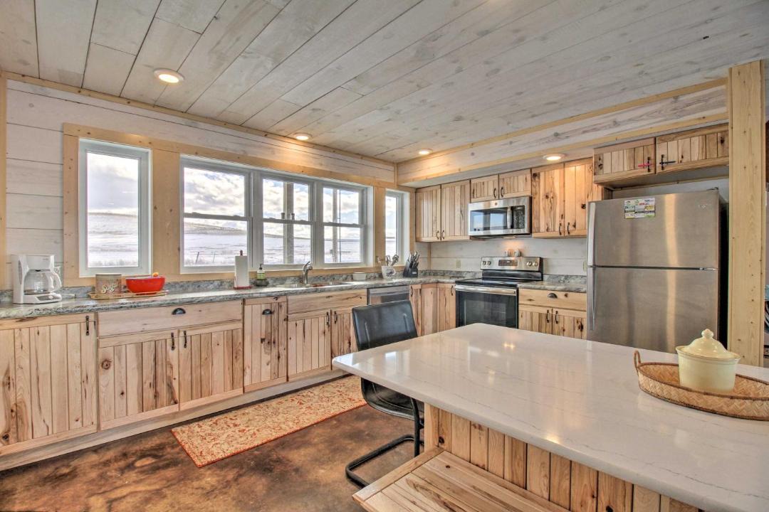 Photo of Kitchen in White Sulphur Springs