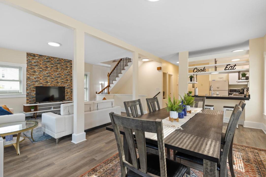 Photo of Livingroom in High Street Hill