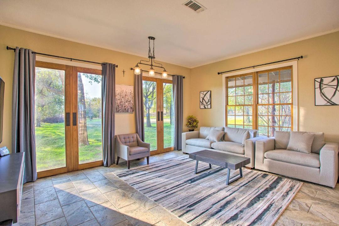 Photo of Livingroom in Gainesville