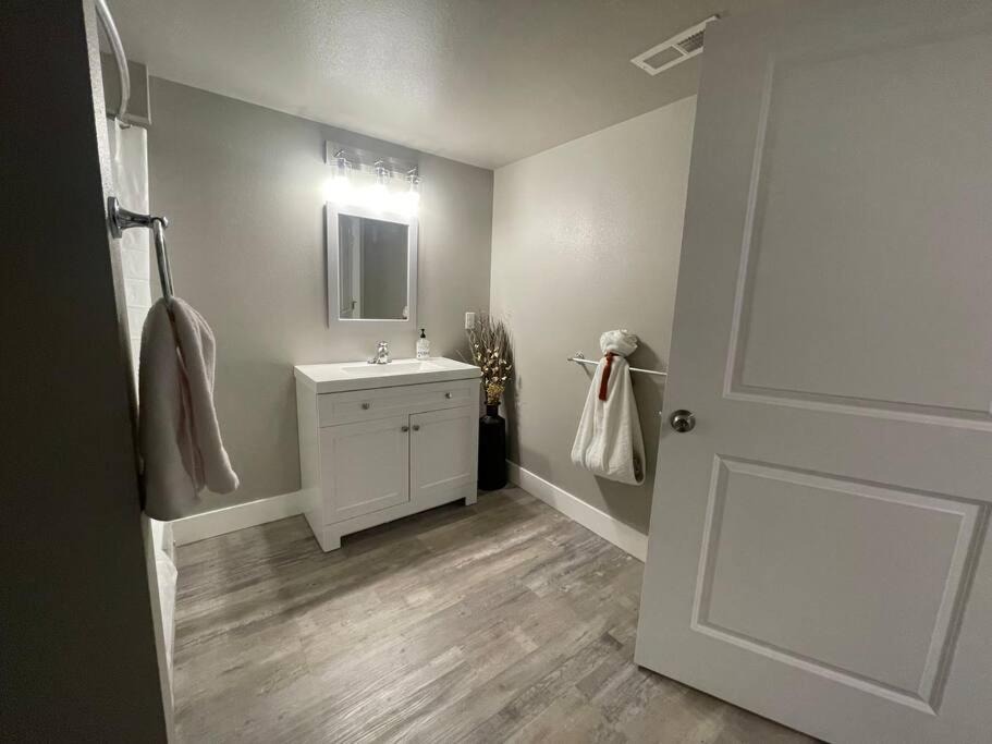 Photo of Bathroom in Central - Terry