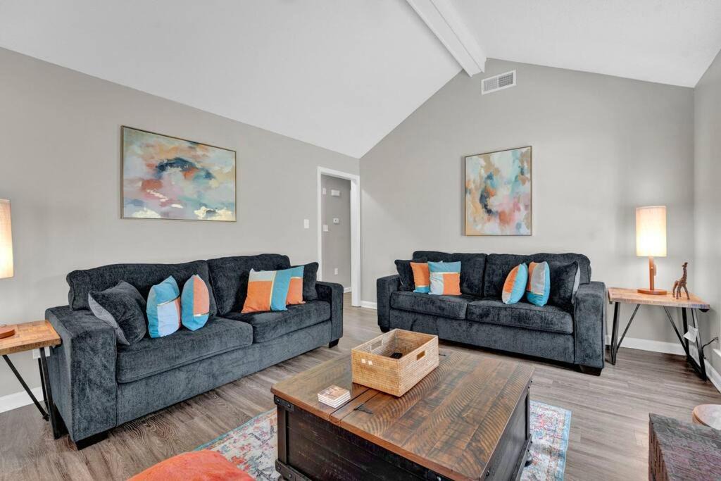 Photo of Livingroom in Ellendale