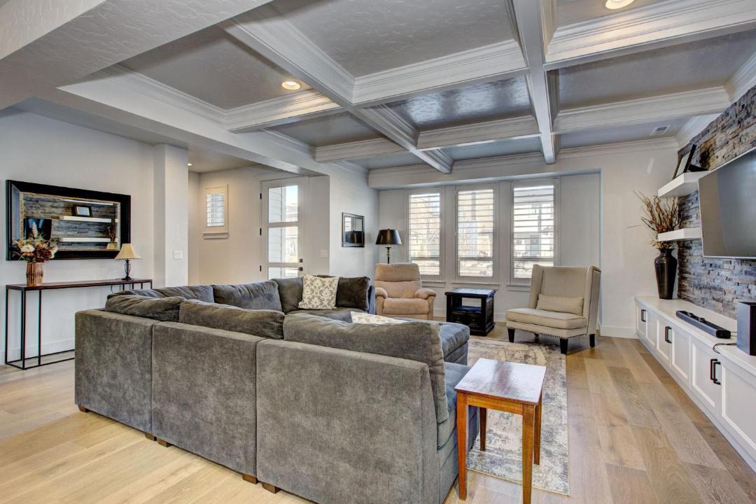 Photo of Livingroom in Warm Springs