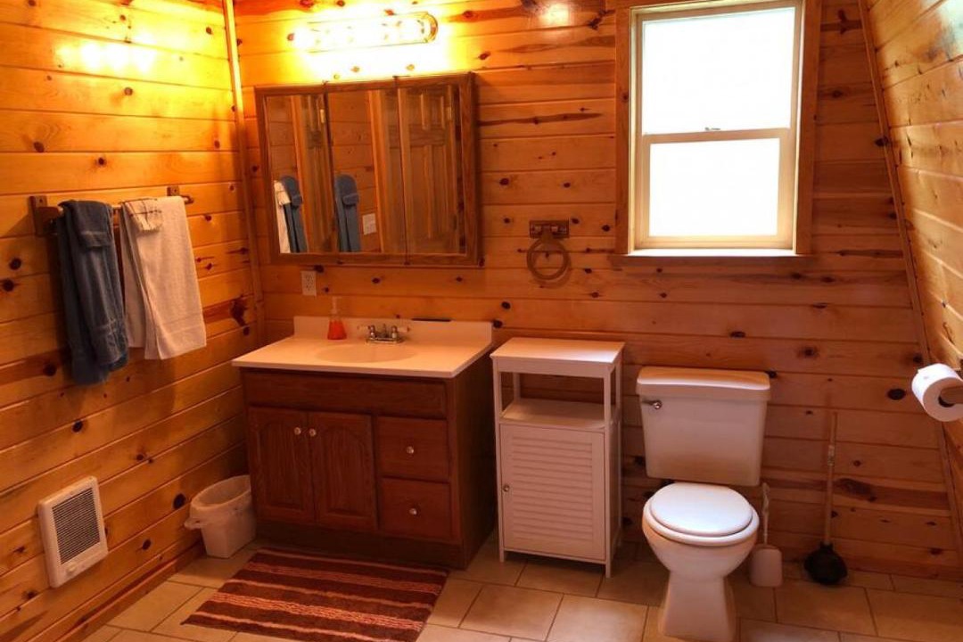 Photo of Bathroom in Island Park