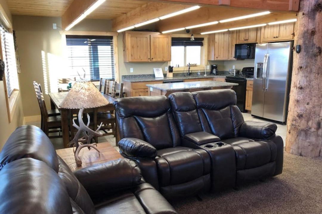 Photo of Livingroom in Island Park