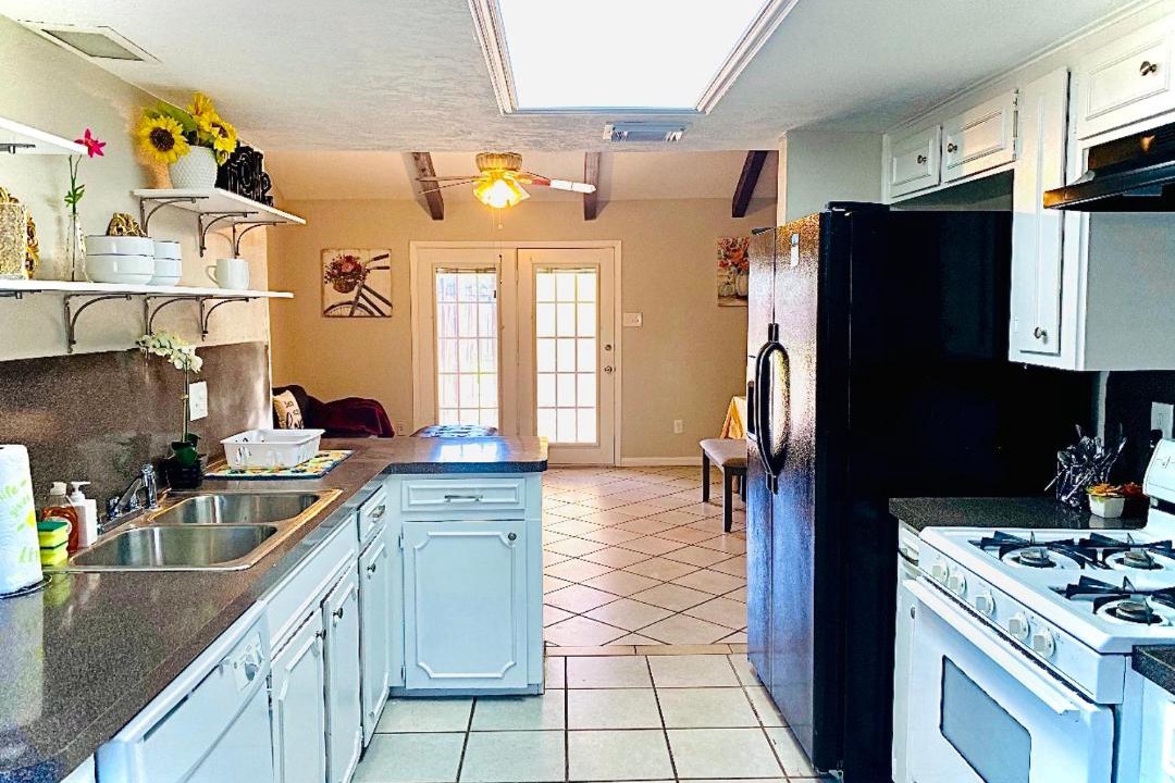 Photo of Kitchen in Southbelt/Ellington
