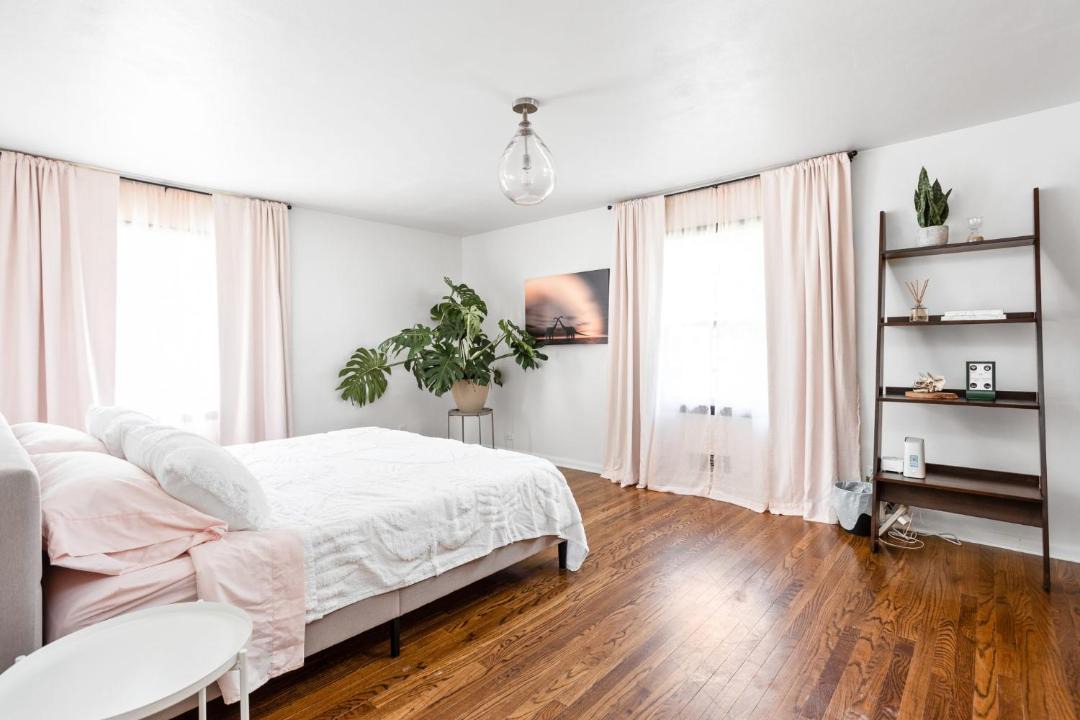 Photo of Bedroom in Lawrence