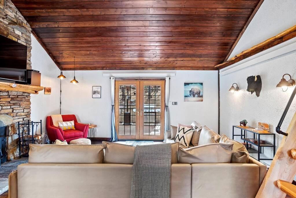 Photo of Livingroom in Custer