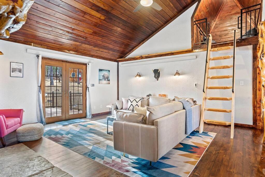 Photo of Livingroom in Custer