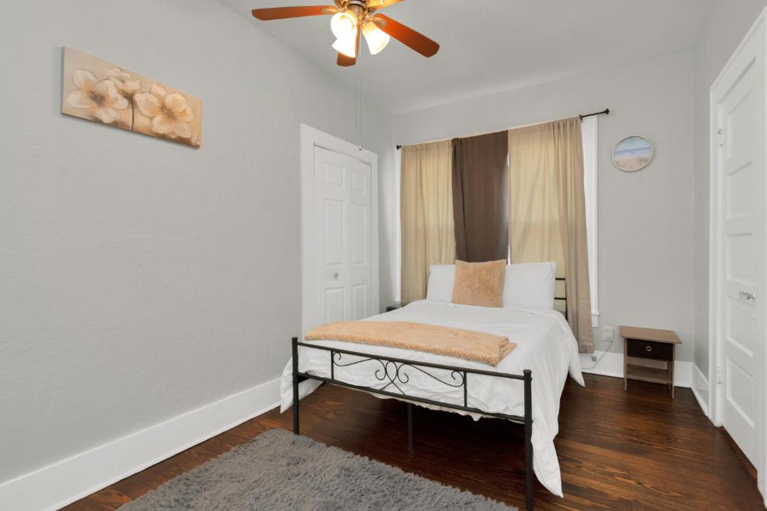 Photo of Bedroom in Dickinson