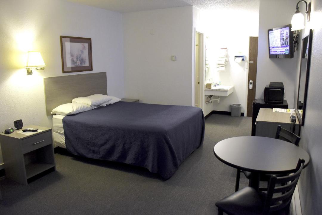 Photo of Bedroom in Glendive