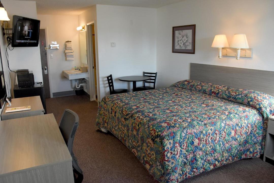 Photo of Bedroom in Glendive