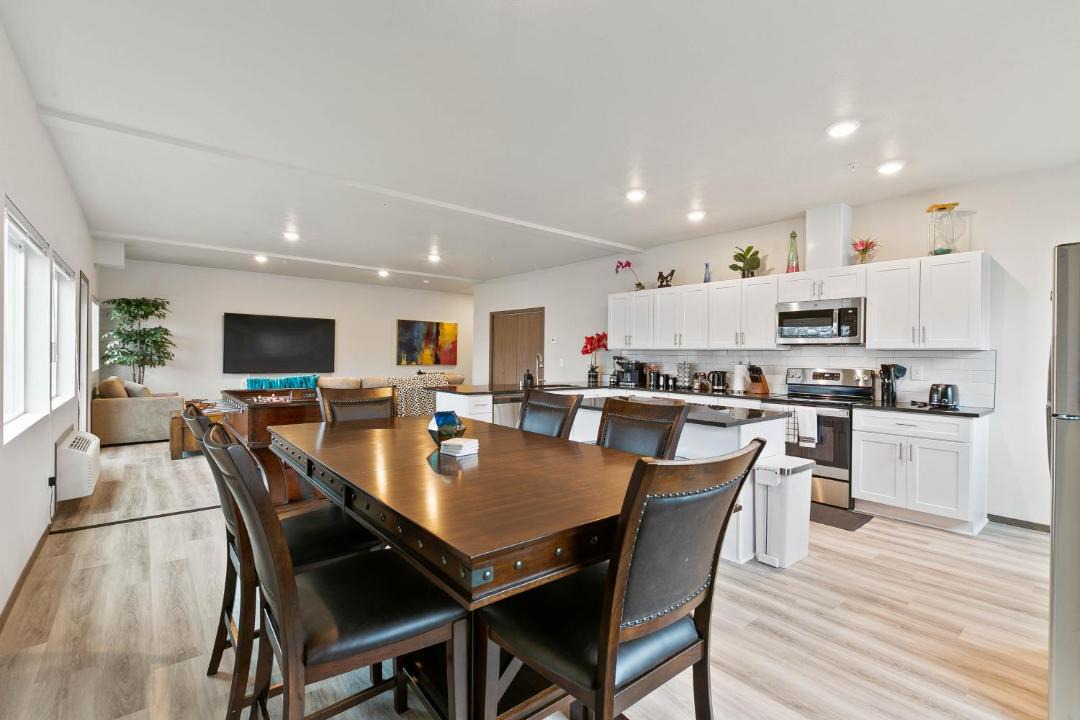 Photo of Livingroom in South Perry District