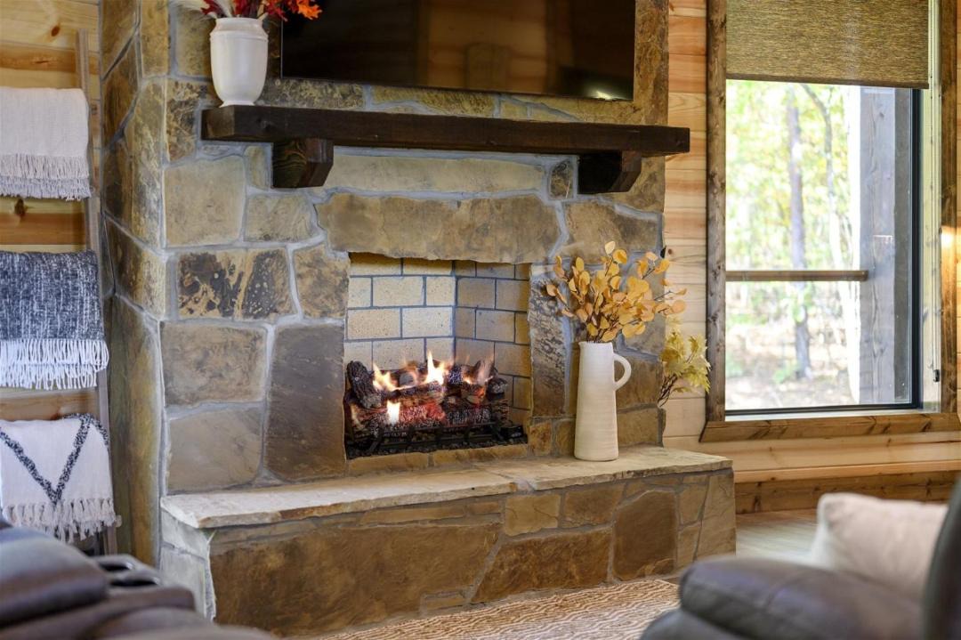Photo of Livingroom in Hochatown