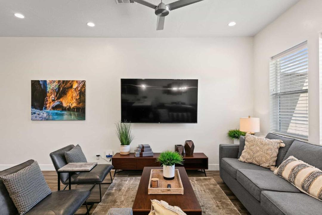 Photo of Livingroom in Washington County