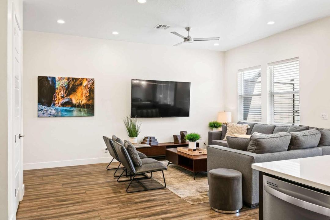 Photo of Livingroom in Washington County