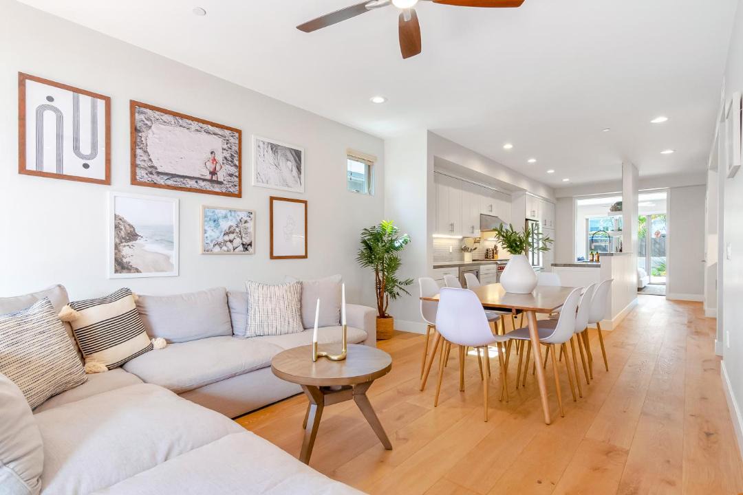 Photo of Livingroom in North Pacific Beach