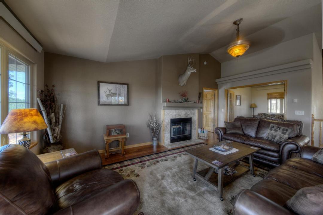 Photo of Livingroom in Benchmark