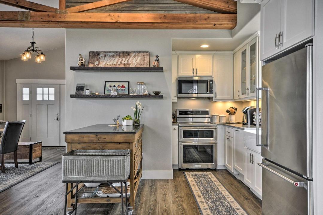 Photo of Kitchen in Stafford - Tualatin Valley