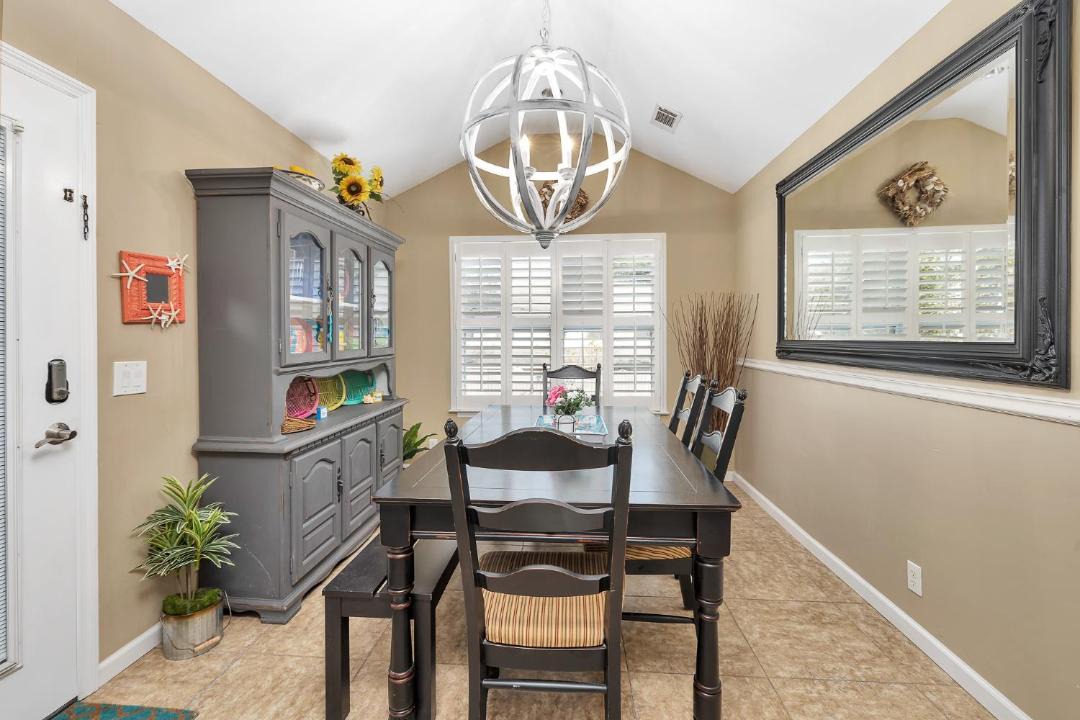 Photo of Livingroom in Saint Simons Island