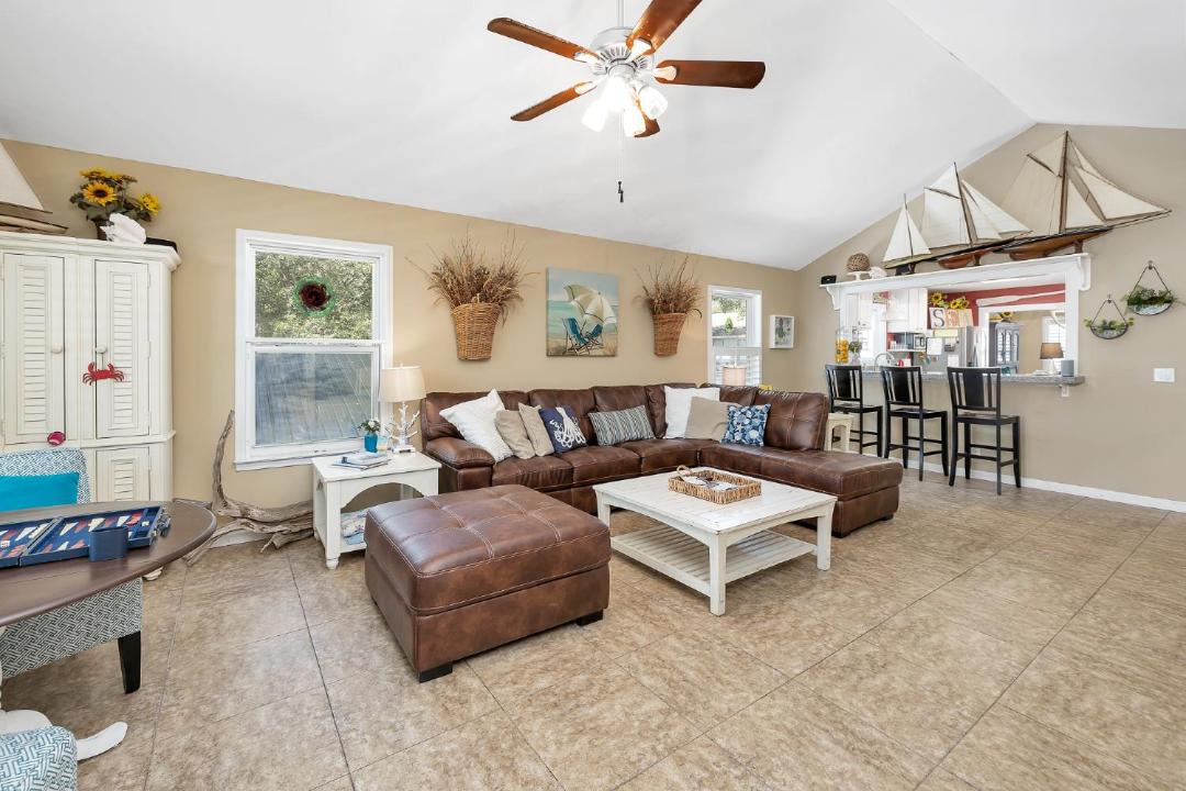 Photo of Livingroom in Saint Simons Island