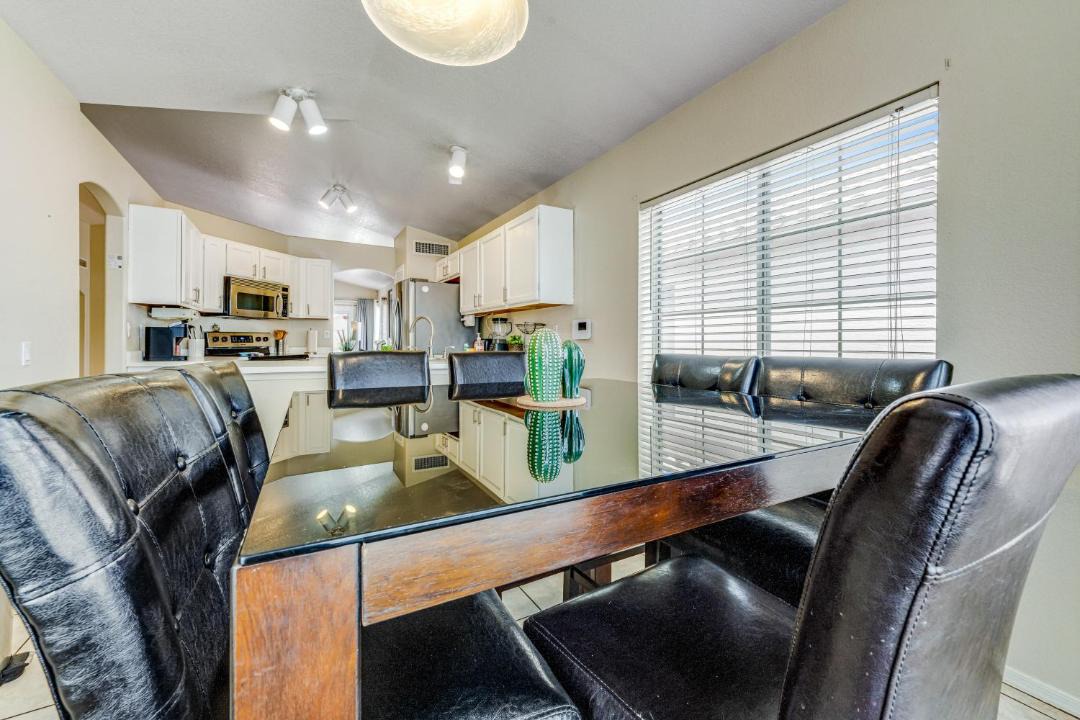 Photo of Livingroom in Provinces Master Community