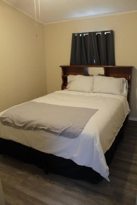 Photo of Bedroom in Grove