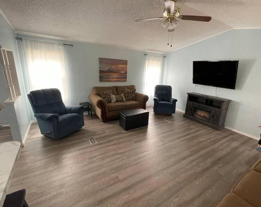 Photo of Livingroom in Grove