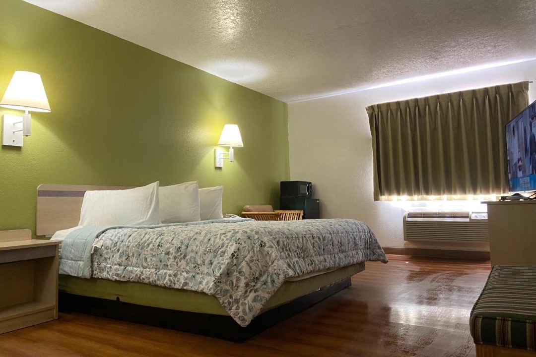 Photo of Bedroom in Evanston
