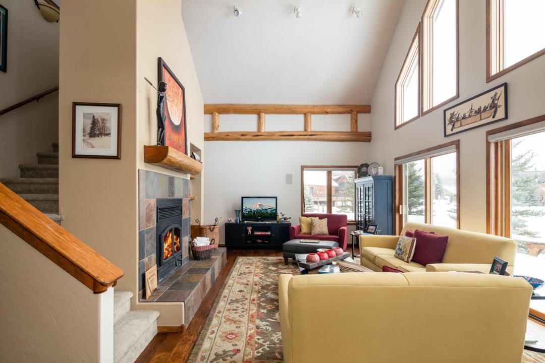 Photo of Livingroom in Big Sky