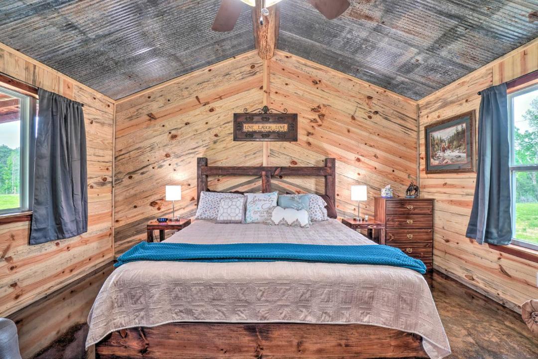 Photo of Bedroom in Ozark