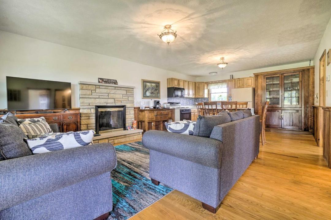 Photo of Livingroom in McArthur