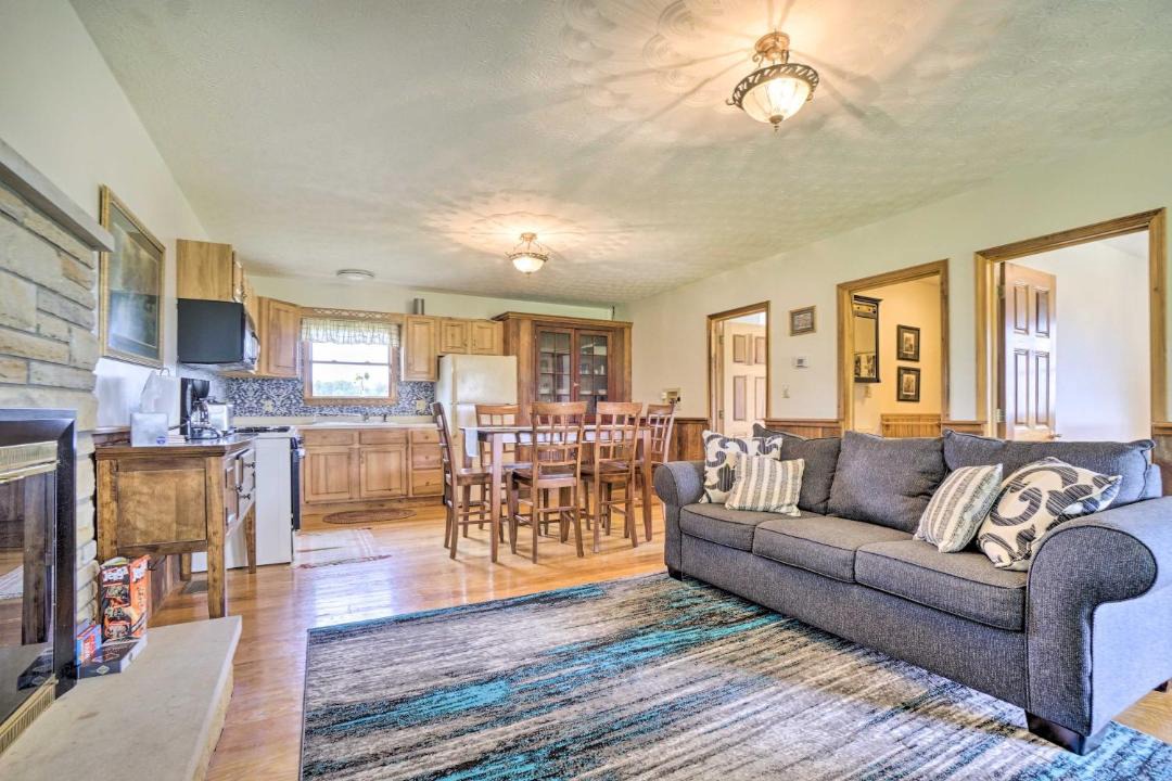 Photo of Livingroom in McArthur