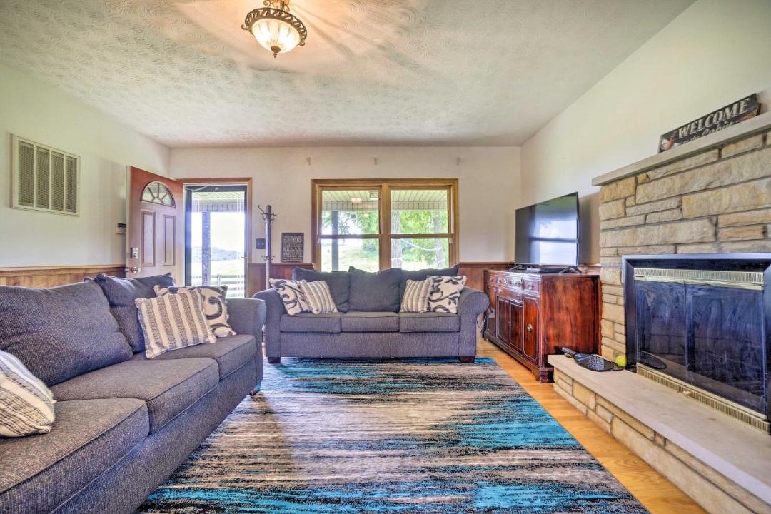 Photo of Livingroom in McArthur