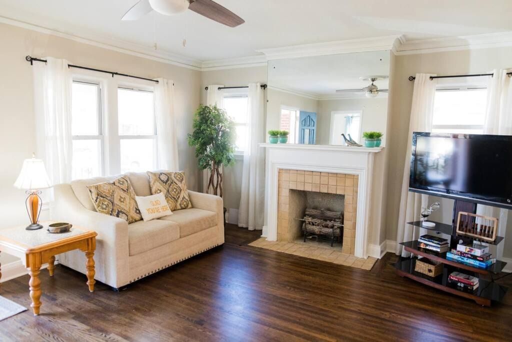 Photo of Livingroom in Florence Park
