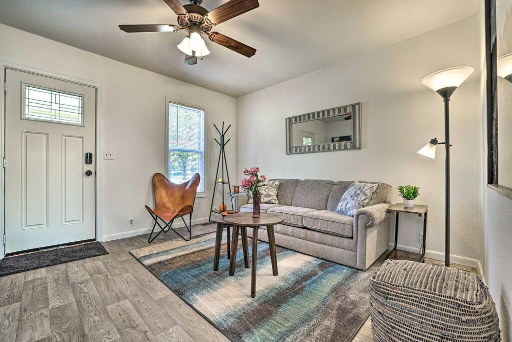 Photo of Livingroom in North End