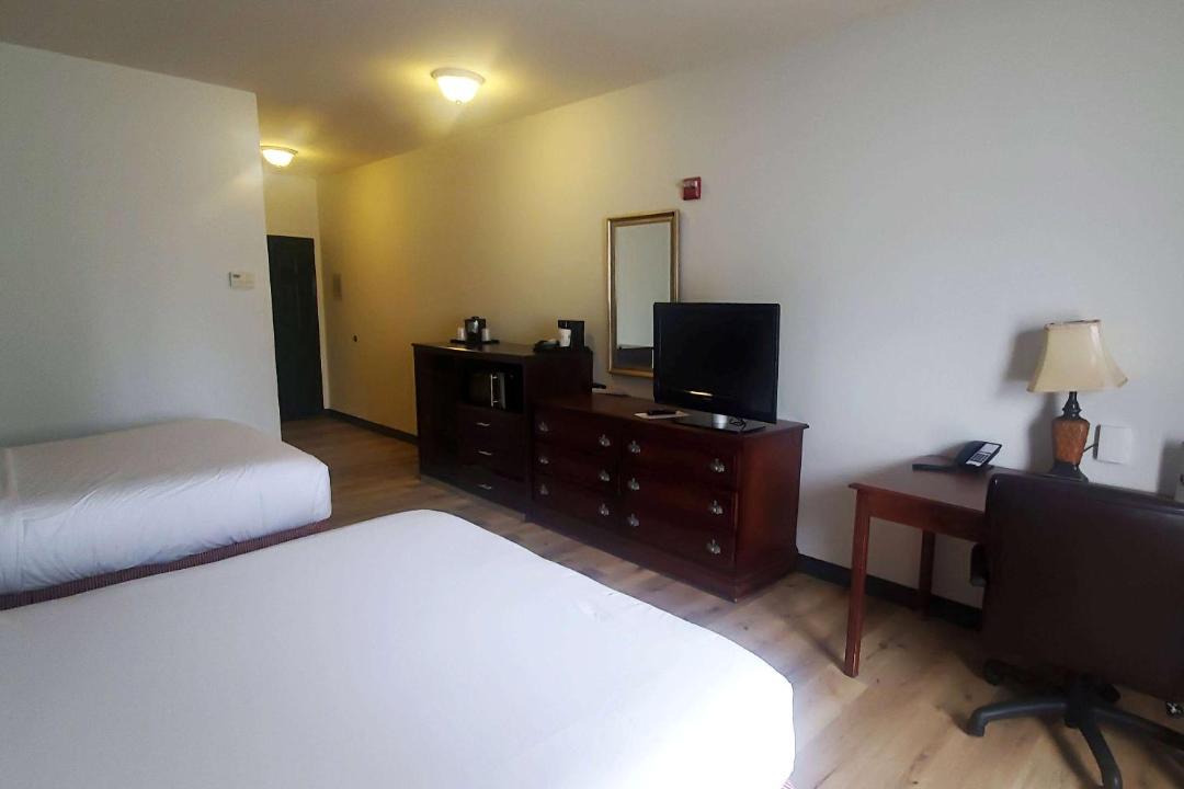 Photo of Bedroom in Austintown