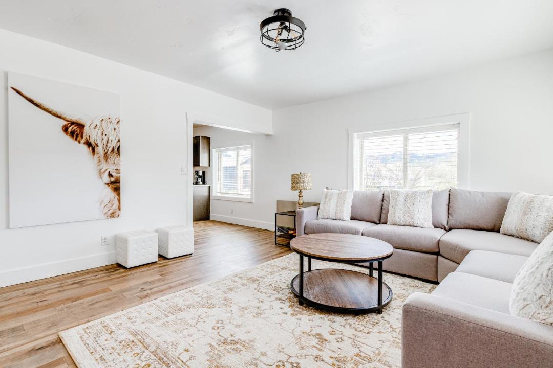 Photo of Livingroom in Victor