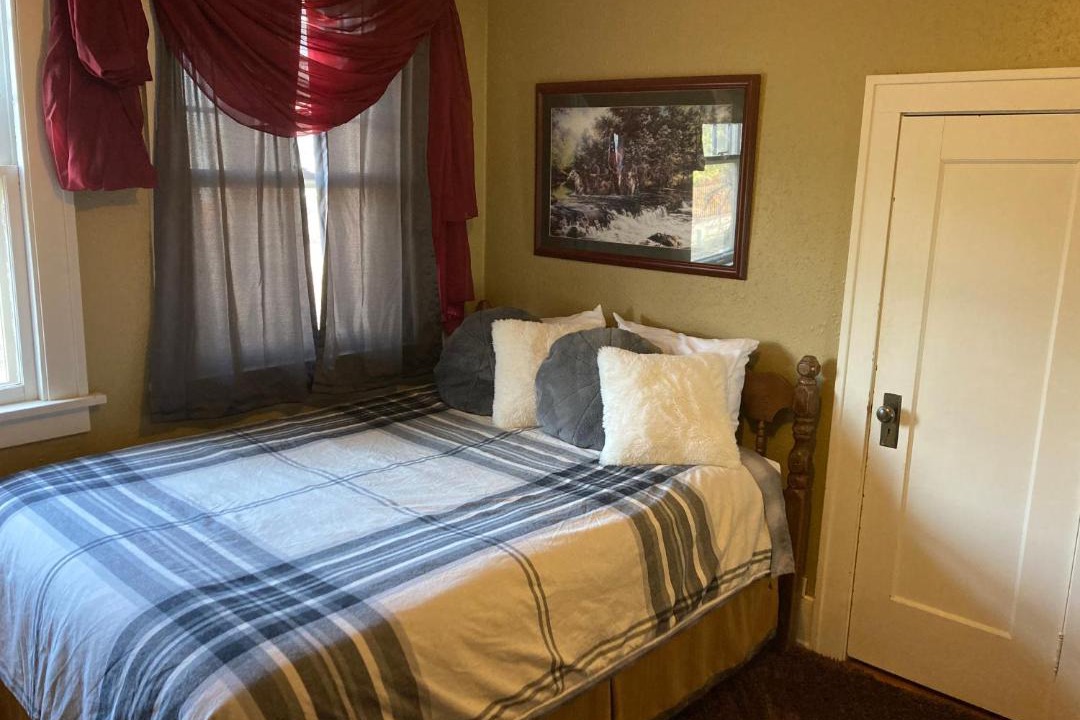 Photo of Bedroom in Bynum