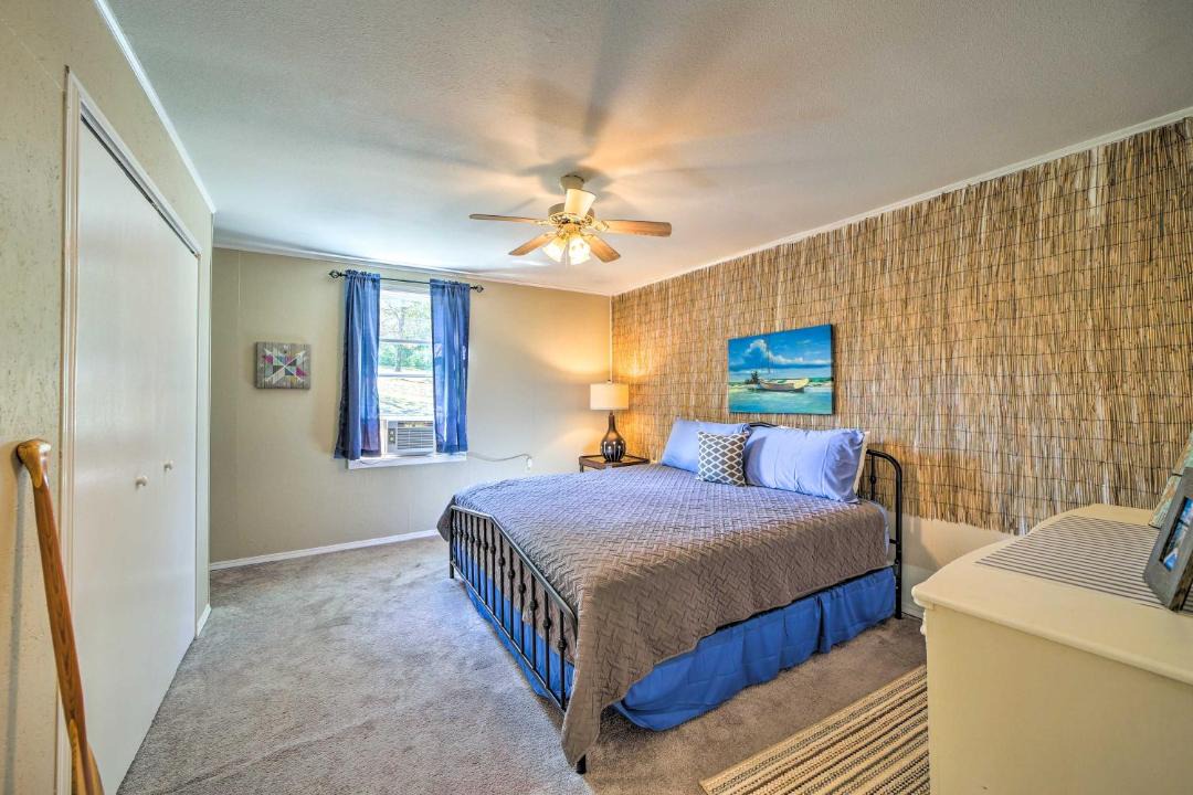 Photo of Bedroom in Mountainburg