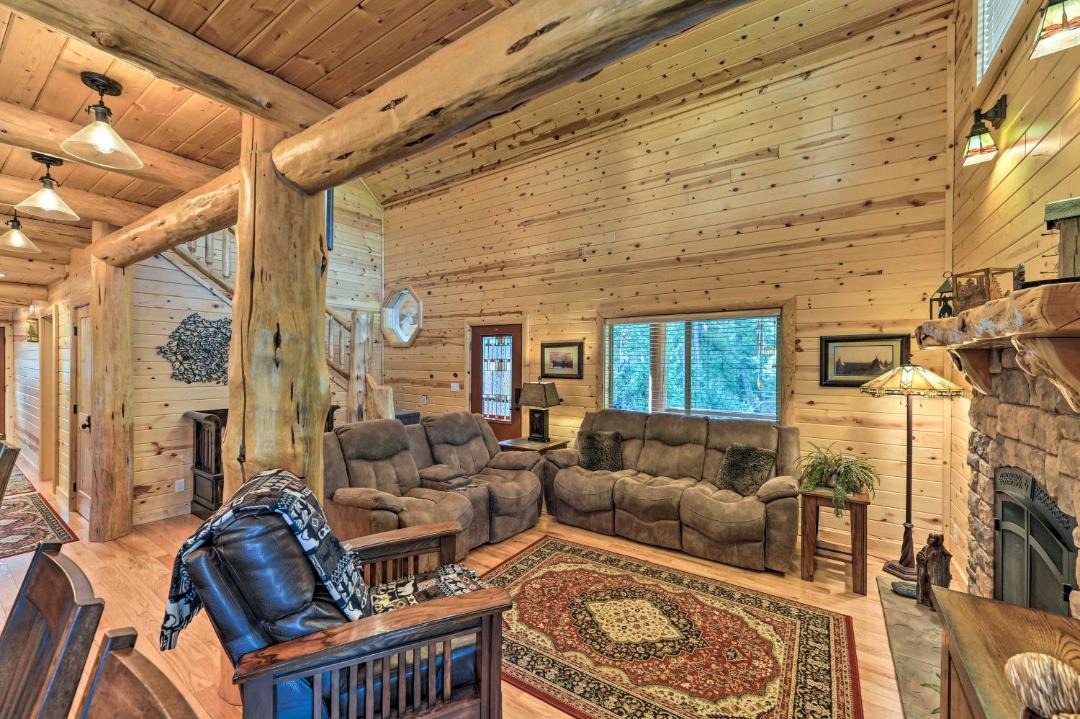 Photo of Livingroom in Island Park