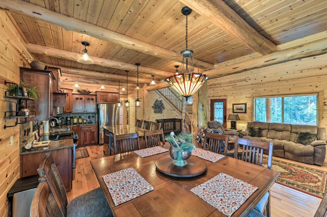 Photo of Livingroom in Island Park
